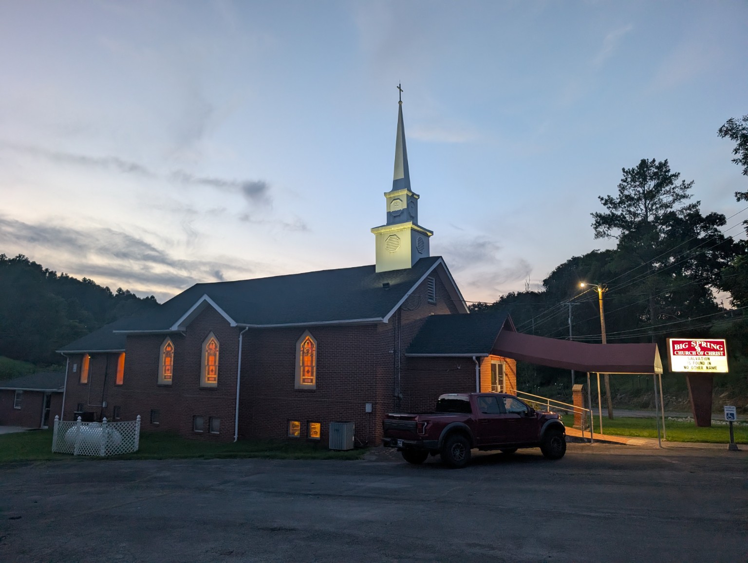 Big Spring Church of Christ building at dusk